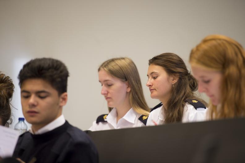 Studenten in de les